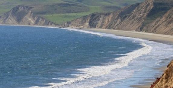 California Coastal Cleanup Day at Drakes Beach, Point Reyes Nati…