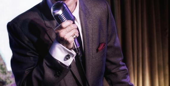 Perry Sings Sinatra at Mac's at 19 Broadway